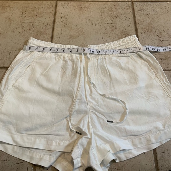 Gap Khakis White Drawstring Shorts Size Large - Picture 4 of 5